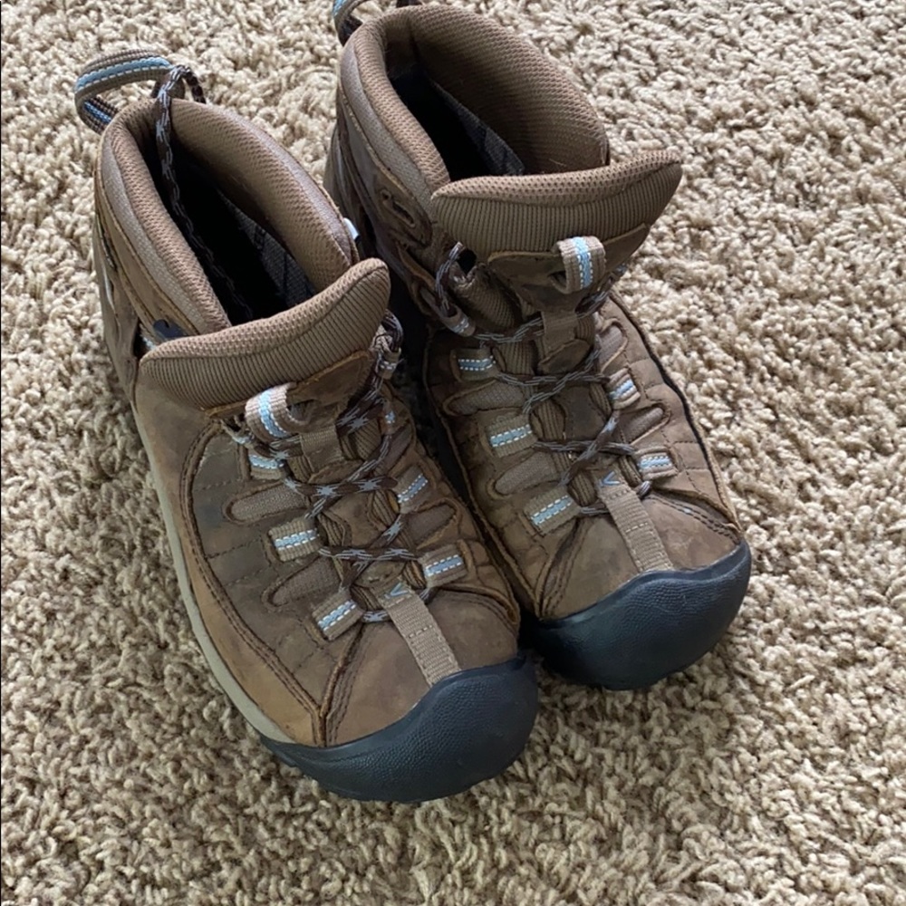 Keen Women’s Waterproof hiking boots
